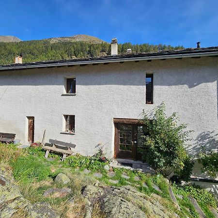 Bourg-Saint-Pierre : Le Cachet D'Antan Apartment Exterior photo